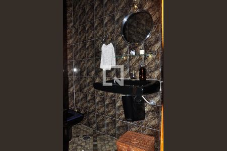 Casa à venda com 168m², 3 quartos e 7 vagas Casa à venda com 168m², 3 quartos e 7 vagasDetalhe Lavabo