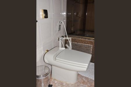 Casa à venda com 168m², 3 quartos e 7 vagas Casa à venda com 168m², 3 quartos e 7 vagasDetalhe da Suíte