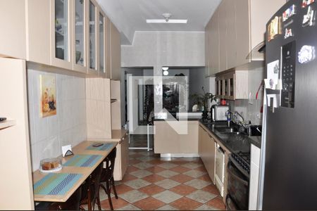 Casa à venda com 168m², 3 quartos e 7 vagas Casa à venda com 168m², 3 quartos e 7 vagasDetalhe Cozinha Americana