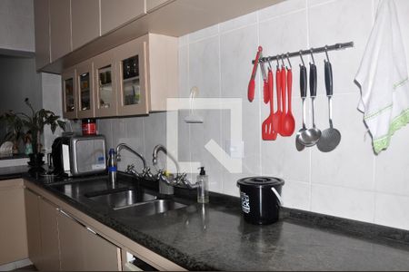 Casa à venda com 168m², 3 quartos e 7 vagas Casa à venda com 168m², 3 quartos e 7 vagasDetalhe Cozinha Americana