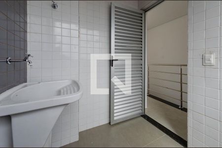 Apartamento à venda com 178m², 3 quartos e 2 vagas Apartamento à venda com 178m², 3 quartos e 2 vagasÁrea de serviço