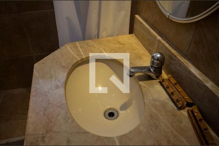 Casa à venda com 70m², 2 quartos e sem vaga Casa à venda com 70m², 2 quartos e sem vagaBanheiro