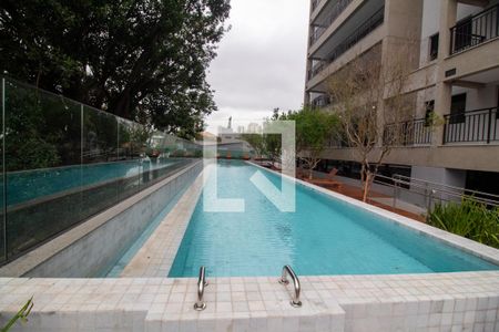 Studio para alugar com 33m², 1 quarto e sem vaga Studio para alugar com 33m², 1 quarto e sem vagaÁrea comum - Piscina