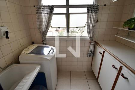Apartamento à venda com 72m², 3 quartos e 1 vagaÁrea de Serviço