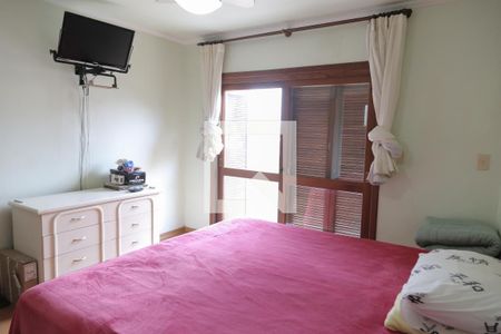 Casa à venda com 250m², 3 quartos e 3 vagas Casa à venda com 250m², 3 quartos e 3 vagasSuite
