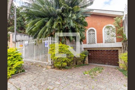 Casa à venda com 350m², 3 quartos e 4 vagasFachada