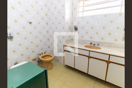 Casa à venda com 350m², 3 quartos e 4 vagasBanheiro