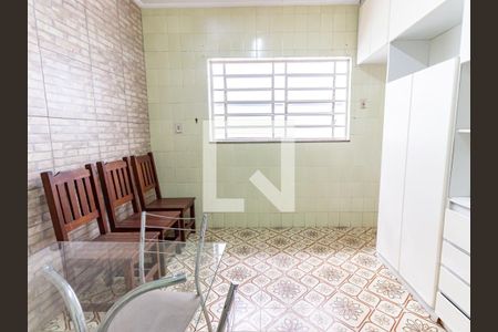 Casa à venda com 350m², 3 quartos e 4 vagasCopa
