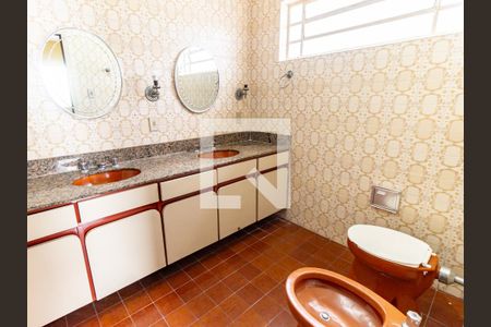 Casa à venda com 350m², 3 quartos e 4 vagasBanheiro da Suíte