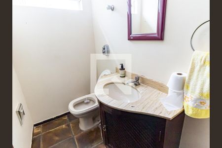 Casa à venda com 350m², 3 quartos e 4 vagasLavabo