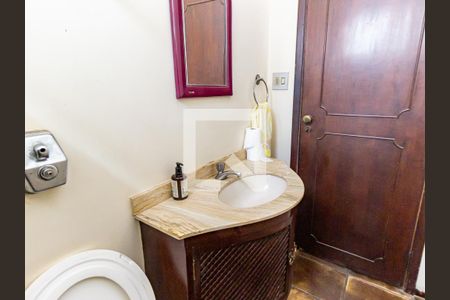 Casa à venda com 350m², 3 quartos e 4 vagasLavabo