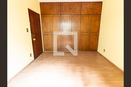 Casa à venda com 350m², 3 quartos e 4 vagasQuarto 1