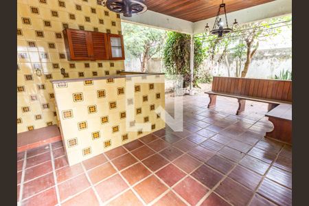 Casa à venda com 350m², 3 quartos e 4 vagasChurrasqueira e Jardim