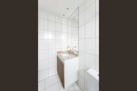 Apartamento à venda com 70m², 2 quartos e 2 vagas Apartamento à venda com 70m², 2 quartos e 2 vagasBanheiro da Suíte