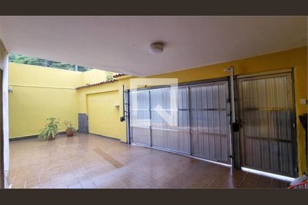 Casa à venda com 229m², 3 quartos e 3 vagas