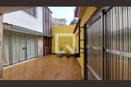 Casa à venda com 229m², 3 quartos e 3 vagas