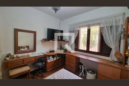 Casa à venda com 229m², 3 quartos e 3 vagas