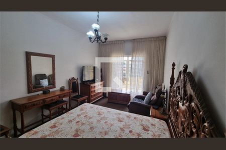 Casa à venda com 229m², 3 quartos e 3 vagas