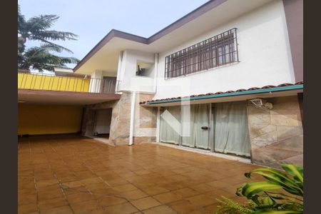 Casa à venda com 229m², 3 quartos e 3 vagas