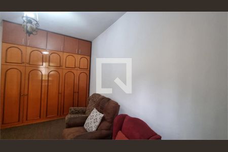Casa à venda com 229m², 3 quartos e 3 vagas