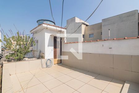 Casa à venda com 102m², 3 quartos e 2 vagas Casa à venda com 102m², 3 quartos e 2 vagasTerraço