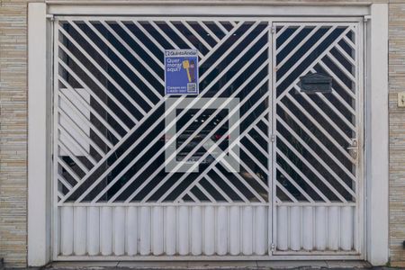 Casa à venda com 102m², 3 quartos e 2 vagas Casa à venda com 102m², 3 quartos e 2 vagasFachada