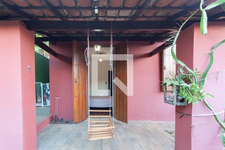 Casa à venda com 480m², 3 quartos e 4 vagasSuíte - Varanda