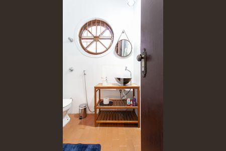 Casa à venda com 480m², 3 quartos e 4 vagasBanheiro Social 1