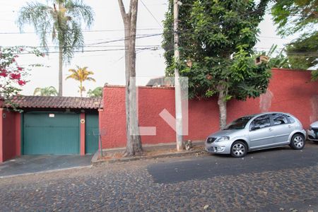 Casa à venda com 480m², 3 quartos e 4 vagasFachada