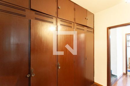 Casa à venda com 480m², 3 quartos e 4 vagasSuíte - Closet