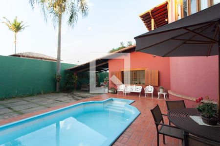 Casa à venda com 480m², 3 quartos e 4 vagasQuintal