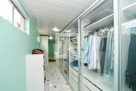 Casa à venda com 496m², 4 quartos e 3 vagas Casa à venda com 496m², 4 quartos e 3 vagasCloset da suíte