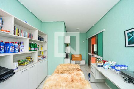 Casa à venda com 496m², 4 quartos e 3 vagas Casa à venda com 496m², 4 quartos e 3 vagasEscritório