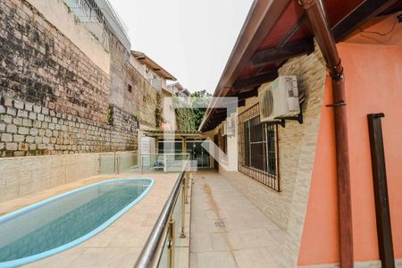 Casa à venda com 496m², 4 quartos e 3 vagas Casa à venda com 496m², 4 quartos e 3 vagasPiscina