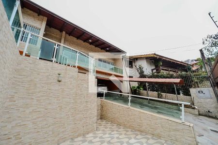 Casa à venda com 496m², 4 quartos e 3 vagas Casa à venda com 496m², 4 quartos e 3 vagasFachada