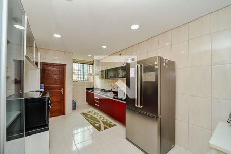 Casa à venda com 496m², 4 quartos e 3 vagas Casa à venda com 496m², 4 quartos e 3 vagasCozinha