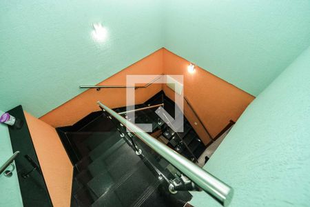 Casa à venda com 496m², 4 quartos e 3 vagas Casa à venda com 496m², 4 quartos e 3 vagasEscada