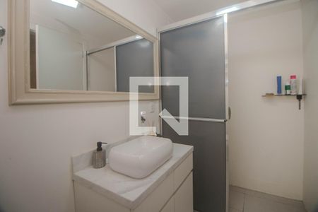 Apartamento à venda com 120m², 2 quartos e 1 vaga Apartamento à venda com 120m², 2 quartos e 1 vagaBanheiro Social
