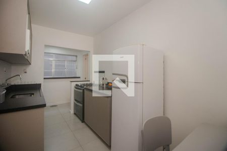 Apartamento à venda com 120m², 2 quartos e 1 vaga Apartamento à venda com 120m², 2 quartos e 1 vagaCozinha e Área de Serviço