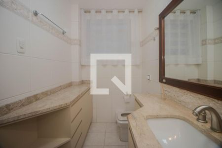 Apartamento à venda com 120m², 2 quartos e 1 vaga Apartamento à venda com 120m², 2 quartos e 1 vagaBanheiro da Suíte