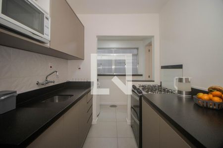Apartamento à venda com 120m², 2 quartos e 1 vaga Apartamento à venda com 120m², 2 quartos e 1 vagaCozinha e Área de Serviço