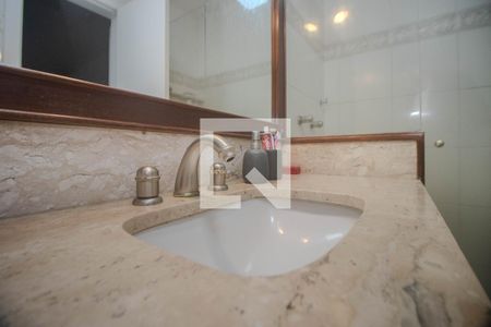 Apartamento à venda com 120m², 2 quartos e 1 vaga Apartamento à venda com 120m², 2 quartos e 1 vagaBanheiro da Suíte