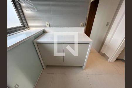 Apartamento à venda com 185m², 3 quartos e 3 vagasLavanderia