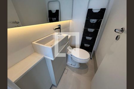 Apartamento à venda com 185m², 3 quartos e 3 vagasBanheiro da lavanderia 