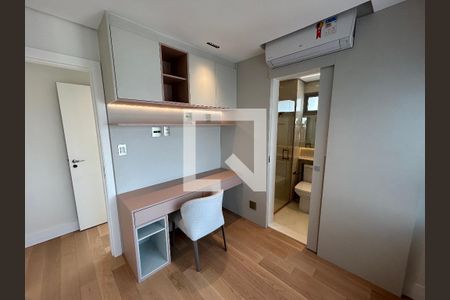 Apartamento à venda com 185m², 3 quartos e 3 vagasBanheiro da Suíte 1