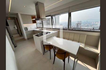 Apartamento à venda com 185m², 3 quartos e 3 vagasCozinha