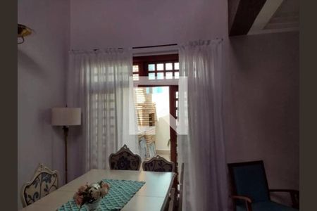 Casa à venda com 156m², 3 quartos e 1 vaga