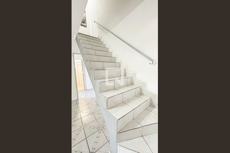 Escada de casa à venda com 2 quartos, 180m² em Jardim Utinga, Santo André