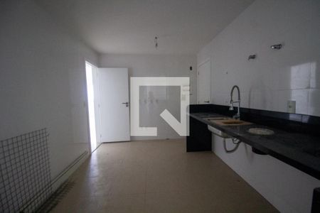 Apartamento para alugar com 348m², 4 quartos e 4 vagas Apartamento para alugar com 348m², 4 quartos e 4 vagasCozinha e Área de Serviço