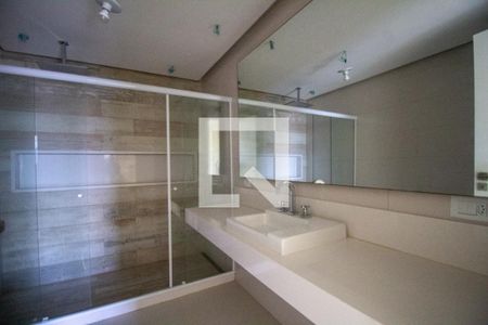 Apartamento para alugar com 348m², 4 quartos e 4 vagas Apartamento para alugar com 348m², 4 quartos e 4 vagasBanheiro da Suíte 3